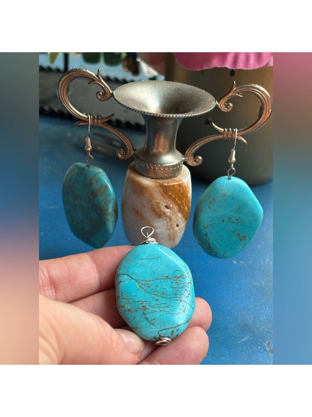 ARTISAN Hand Crafted Turquoise Colour Magnesite Stone Earrings & Pendant Set - Picture 5 of 9